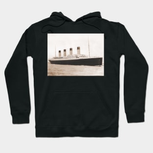 RMS Titanic Leaves Port At Southampton (1912) Hoodie